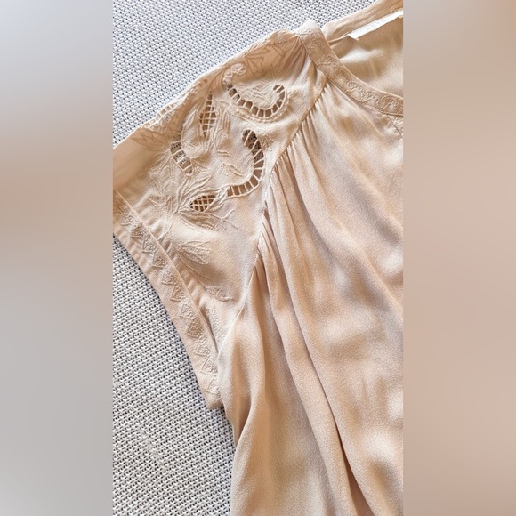 ASTR The Label Embroidered Cream Lace Detail Top Flowy Blouse - Picture 8 of 16